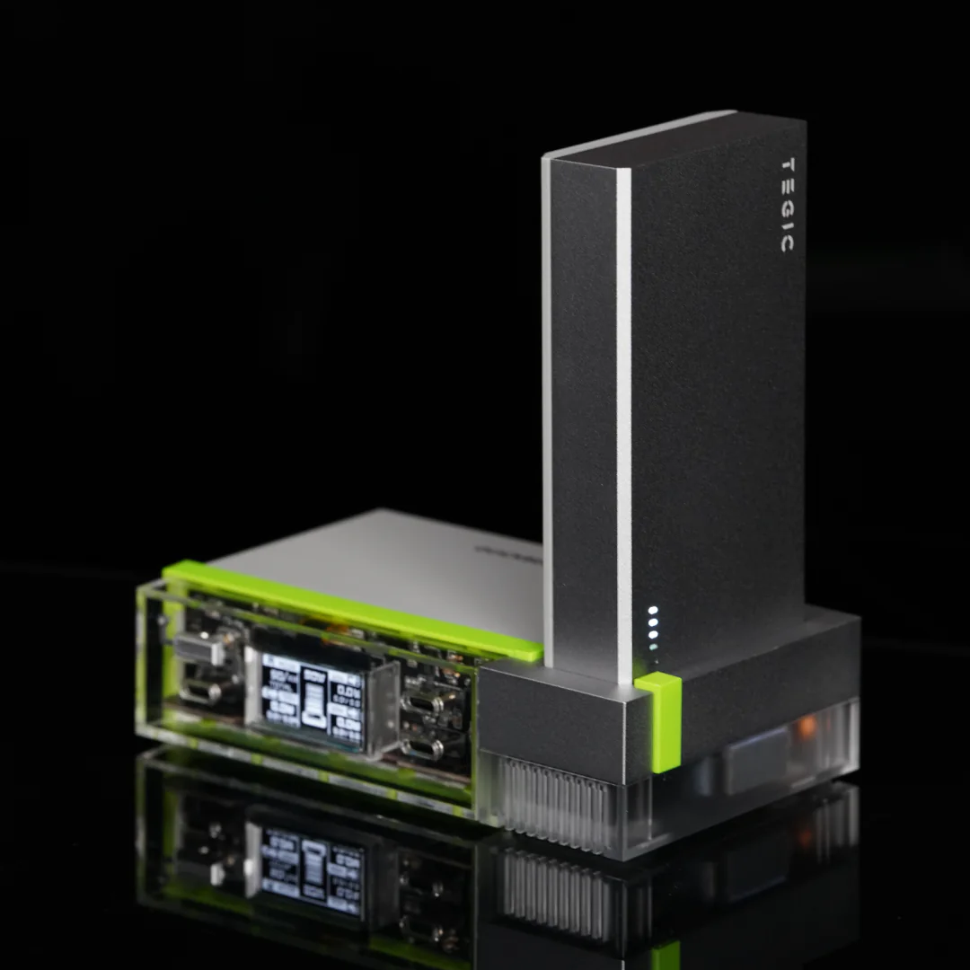 PB x Tegic | Quickbee 2-in-1 GaN 210W Multifunctional Desktop Power Station